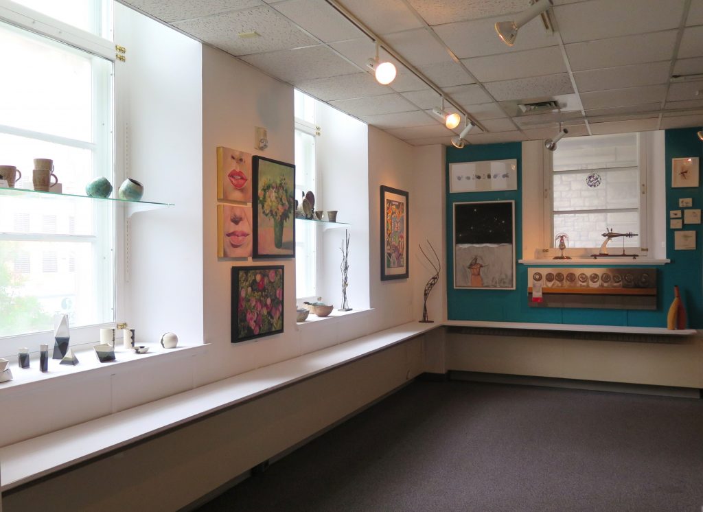 Photo courtesy of OAG Art Rental & Sales.